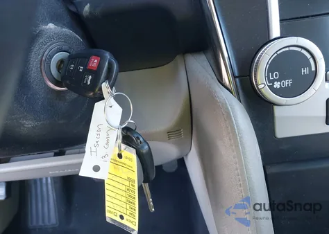 2013 Toyota Camry Le z USA, uszkodzony, nr VIN 4T1BF1FK1DU653114